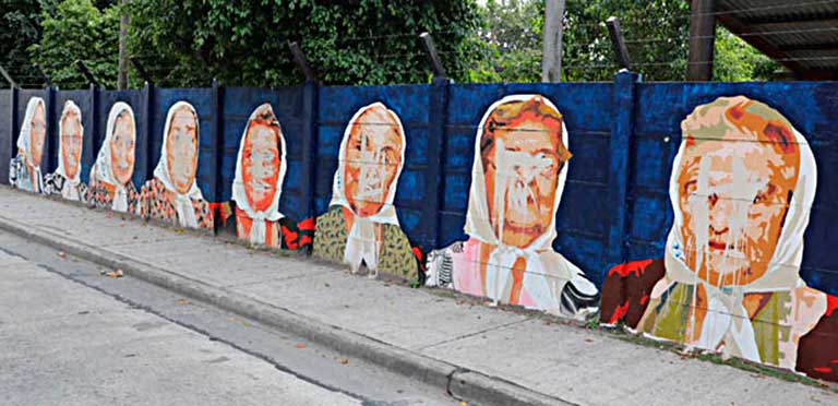 Avellaneda: Ataque A Mural De Madres