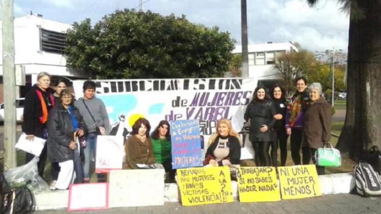 Movilización De Mujeres Al HCD Varelense Por La Declaración De La Emergencia En Violencia De Género