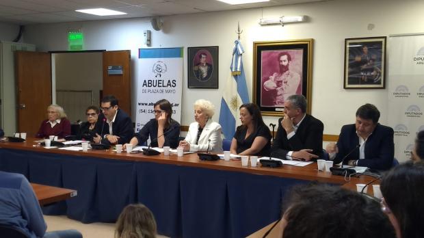 Las Abuelas De Plaza De Mayo Presentaron Su Proyecto De Ley En Diputados