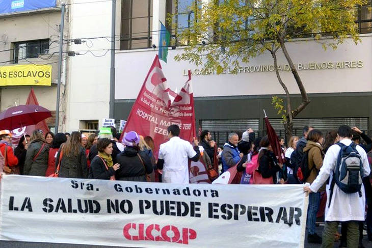 Paro Y Movilización De Residentes De La Provincia: Denuncian Que Vidal No Firmó La Partitaria