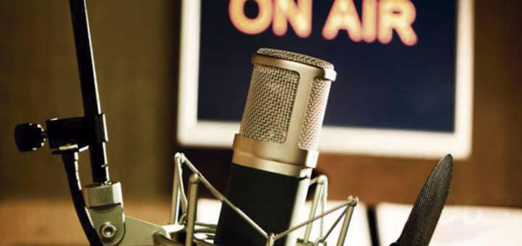 El Hilo Violeta, Un Programa De Radio Con Perspectiva De Género Que También Se Escucha En Mestiza