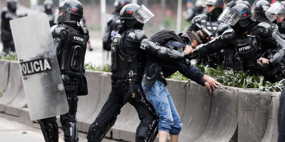 Represión Violenta En Colombia: “Un Paquetazo De Reformas Neoliberales Han Llevado Al Estallido Social”