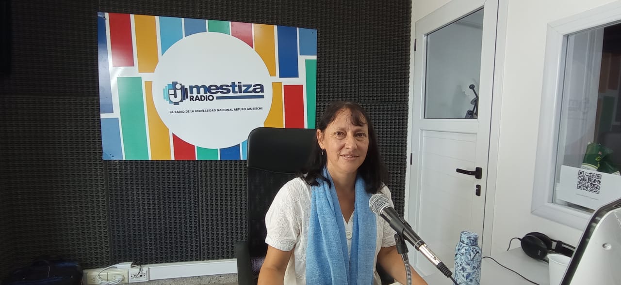 Conocemos A La Escritora Ángela Pradelli De La Mano De Leticia Otazúa