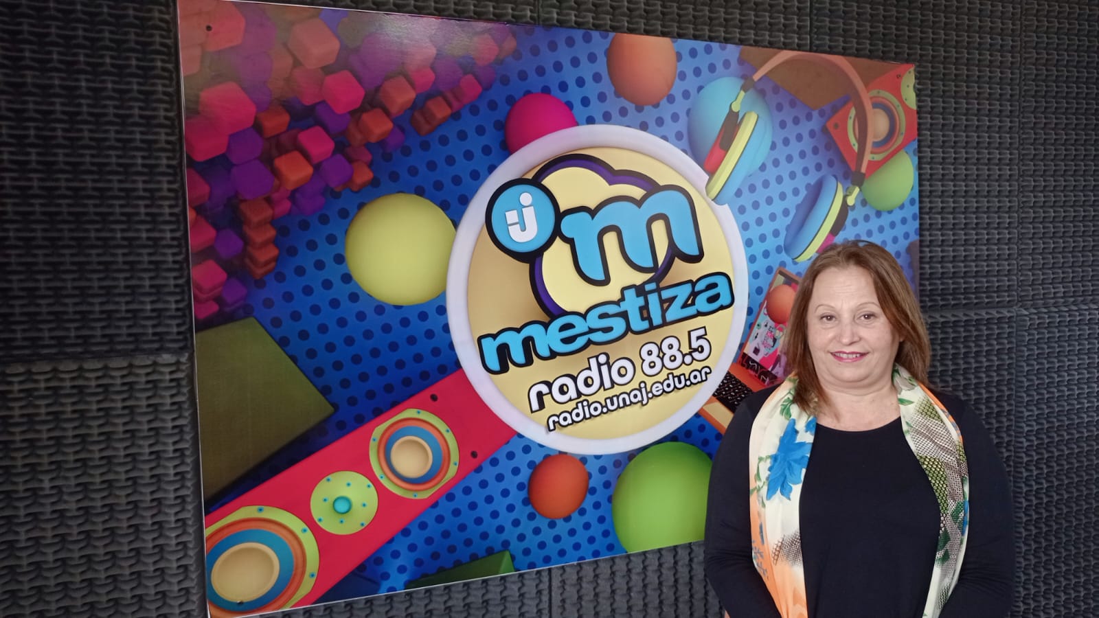 La Precandidata A Concejal Laura Ravagni Visitó Los Estudios De Mestiza Radio