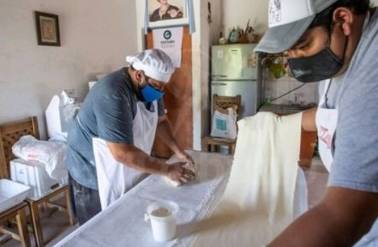 La Cooperativa La Compañera: Fabricación De Tapas De Empanadas Y Una Matriz De Solidaridad